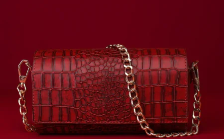 Why Leather Crossbody Bags for Women Are the Perfect Everyday Fashion Companion