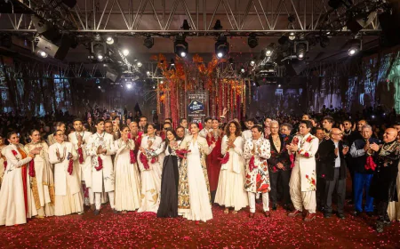 From Traditional to Trendy: Festive Wear for Women