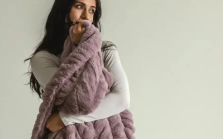 Plush Blankets: How to Style Softness Without Clutter