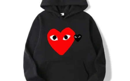 Comme des Garçons: Exploring Avant-Garde Japanese Fashion and Iconic Streetwear