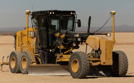 Why the Cat 140 Grader Still Sets the Pace in Its Class
