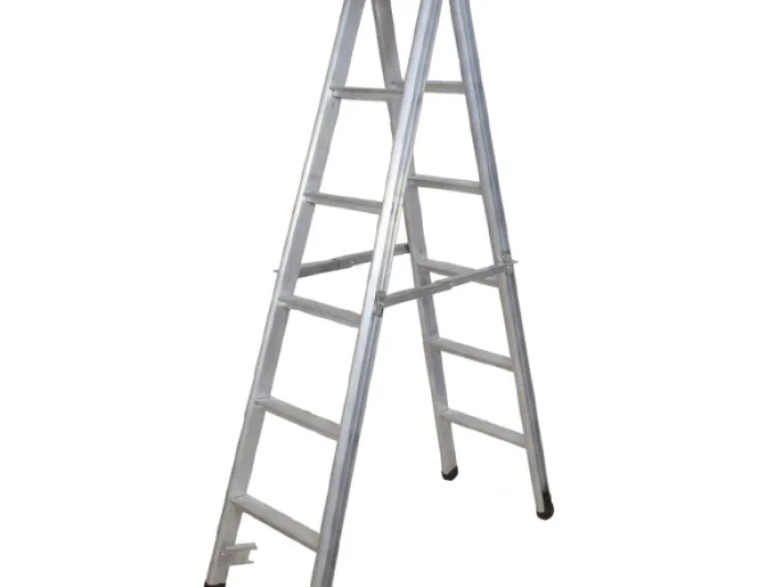 Industrial Aluminium Ladders: What to Know Before You Buy One for Your Facility