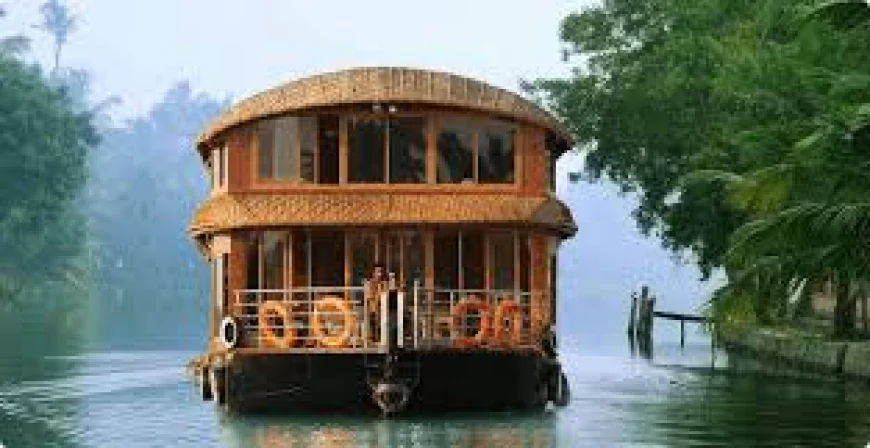 Luxury or Budget: How to Choose Your Ideal Alleppey Houseboat