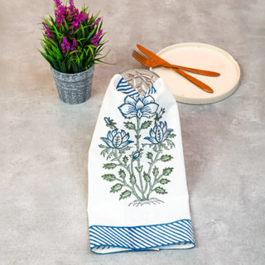 How Cloth Napkins Enhance Table Aesthetics and Dining Style