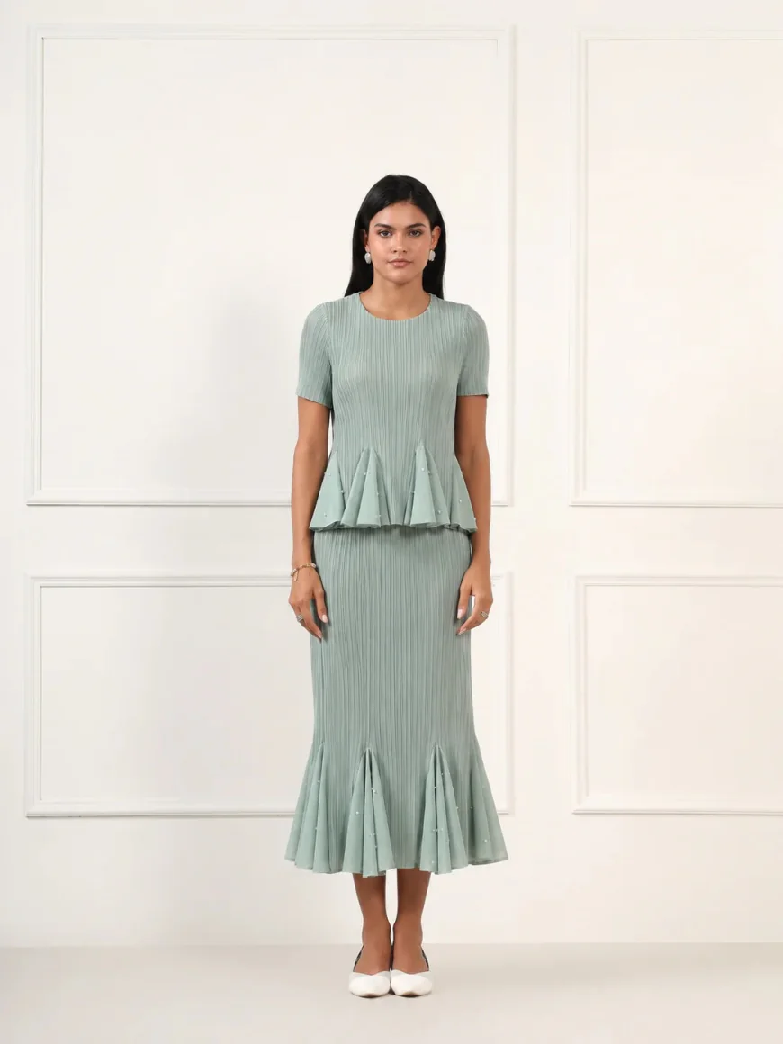 Pleated Skirt with Crop Top: Discover Elegant Indian-Inspired Outfit Styles