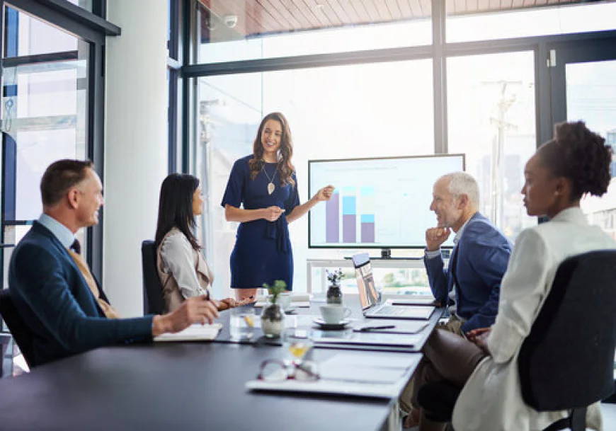 How to Create a Mobile-Friendly Investor Pitch Deck for UAE Investors