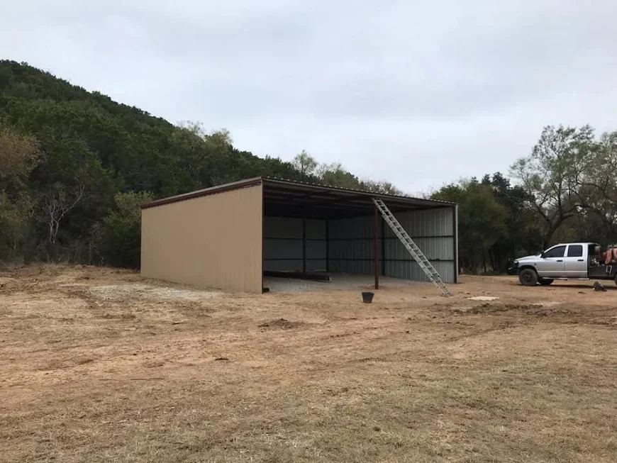 How to Choose the Right Farm & Ranch Construction Company in Mineral Wells, TX?
