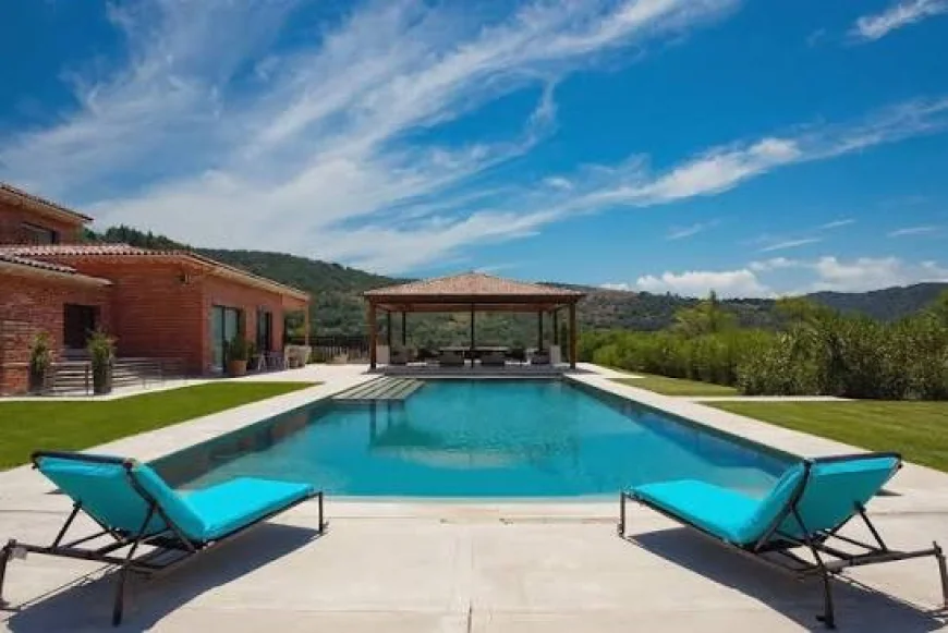 What Pool Renovation Upgrades Can Transform an Older Swimming Pool?