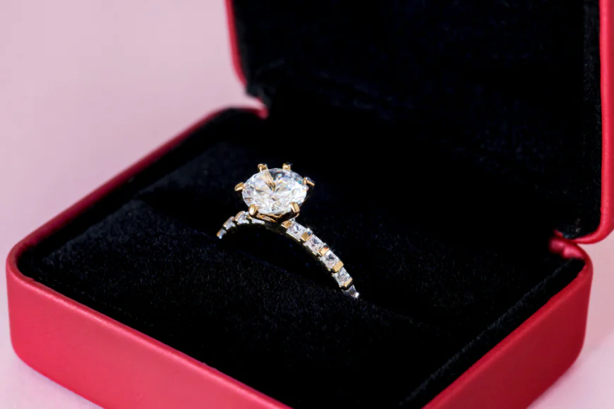 Why Choose a Lab-Grown Marquise Cut Engagement Ring?