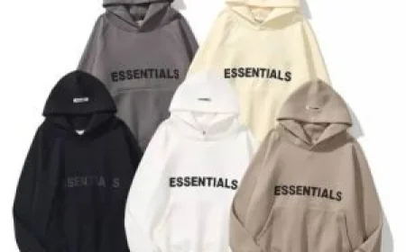 Essential Hoodie: Everyday Comfort With a Distinct Streetwear Spirit