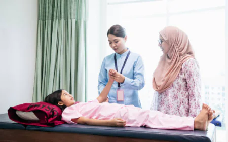 Understanding Scoliosis in Teens: Early Signs, Causes, and Treatment Approaches