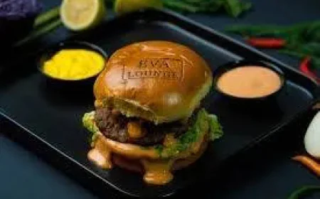 Halal Burgers & Halal Food in Mississauga: Discover the Flavours at Evalounge