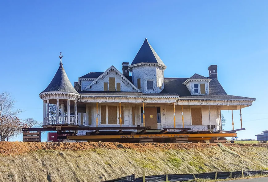 House Lifting is the Smart Choice for Massachusetts Homeowners