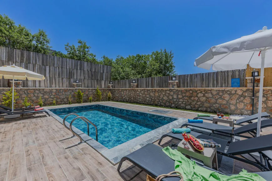 New Pool Construction in Fort Worth TX: A Guide to Inground Swimming Pool Installation