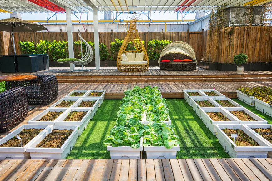 How Outdoor Living Spaces Contractors Create Stunning Backyard Retreats