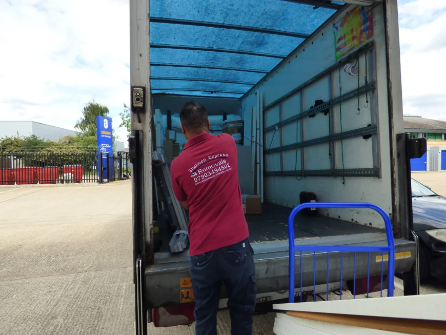 House Removal London: Downsizing From a House to a Flat