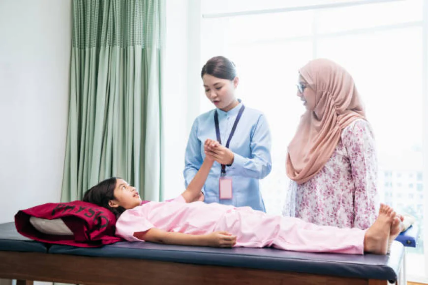 Understanding Scoliosis in Teens: Early Signs, Causes, and Treatment Approaches