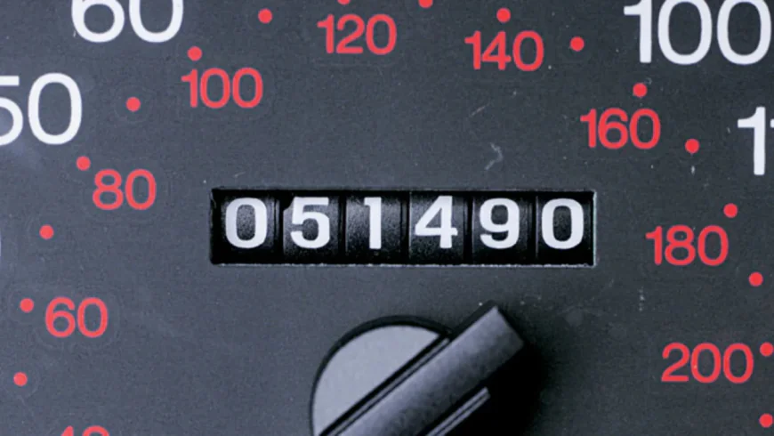 How Mileage Affects Used Car Prices in the UAE: A Practical Guide for Buyers and Sellers