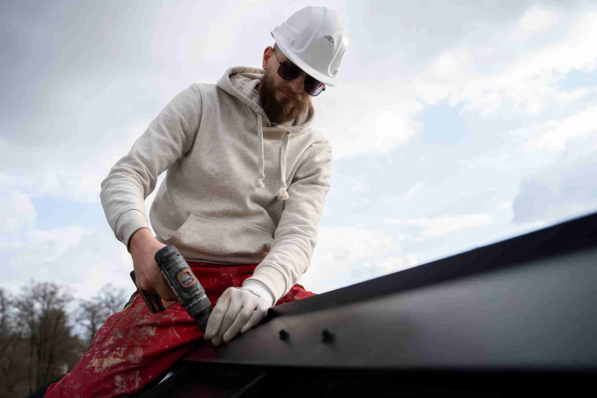 Emergency Roof Leak Repair: What to Do When Your Roof Starts Leaking
