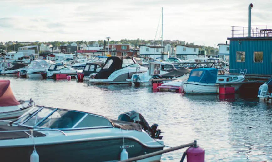 Which Features Matter Most When Comparing Avalon Boats for Sale in Metairie or New Orleans?