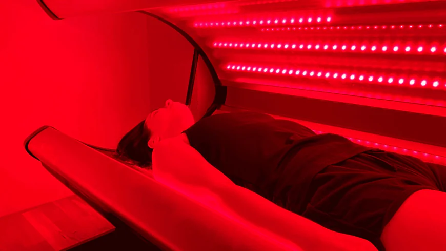 Why Are People Exploring Red Light Therapy for Weight Loss Alongside Personalized Nutrition Plans?