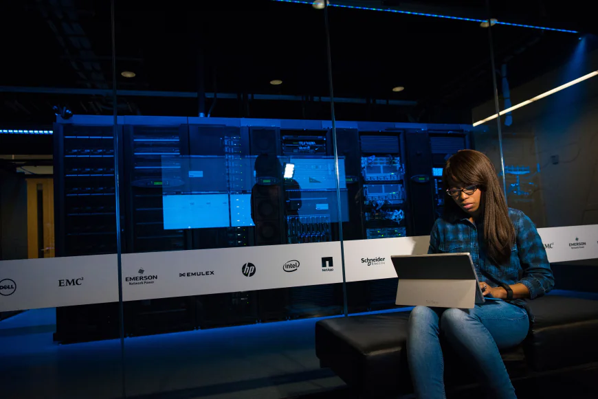 Custom Software vs Off-the-Shelf Software: Which Is Better?