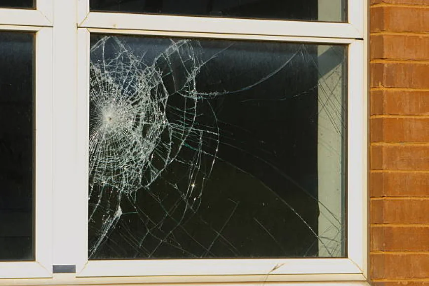 Address Damaged Window Glass with Repair Services in the Durham Region