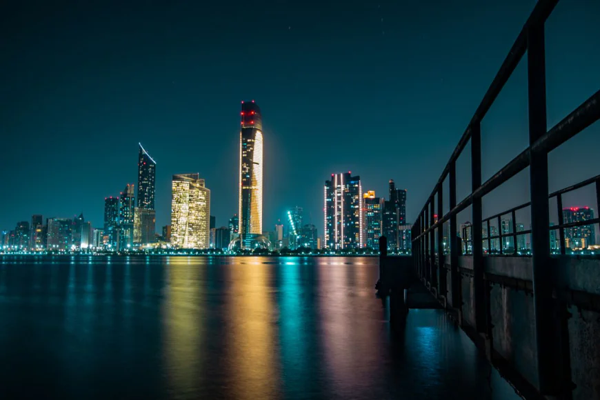 Private Abu Dhabi Day Trip from Dubai: A Guide to UAE Protocol and Social Customs