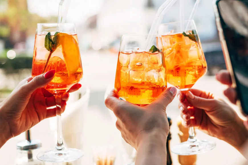 Sparkling Wine Cocktails: 7 Easy Recipes for Every Occasion