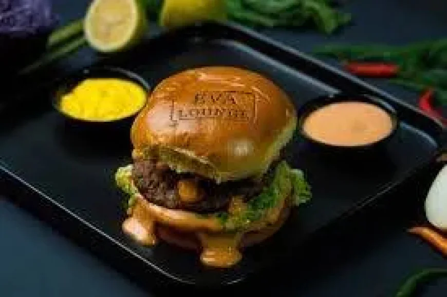 Halal Burgers & Halal Food in Mississauga: Discover the Flavours at Evalounge
