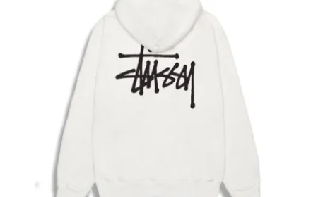 How Pull Stussy Creates Effortless Streetwear Looks