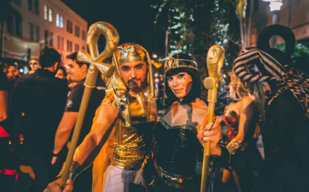 How to Choose Couples Halloween Costumes