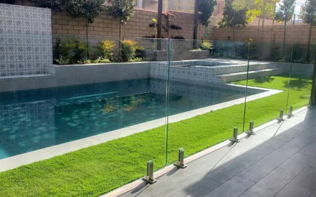 What Safety Standards Apply to Glass Pool Fences?