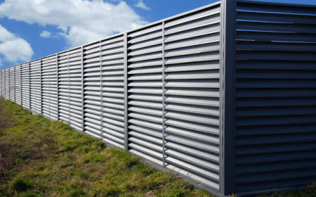 Why Choose Montco Fence for The Right Vinyl Fence Contractor?