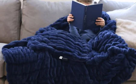 How a Blue Throw Blanket Enhances Comfort and Style