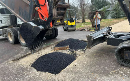 How Commercial Asphalt Sealcoating Helps Businesses in Jackson, MS Protect Their Pavement