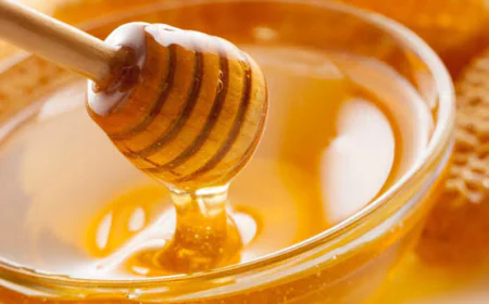 Raw Honey for Sore Throats: Benefits and Best Uses
