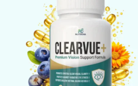 How does Nutrova ClearVue support retinal health?