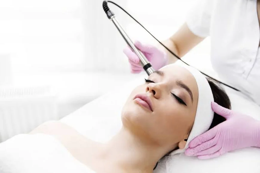 What makes Pico laser treatment popular for skin renewal?