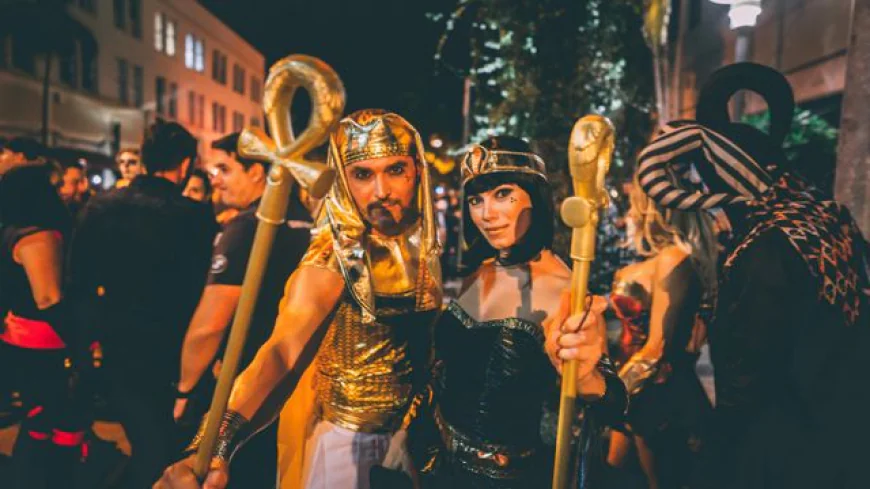 How to Choose Couples Halloween Costumes