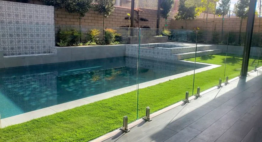 What Safety Standards Apply to Glass Pool Fences?