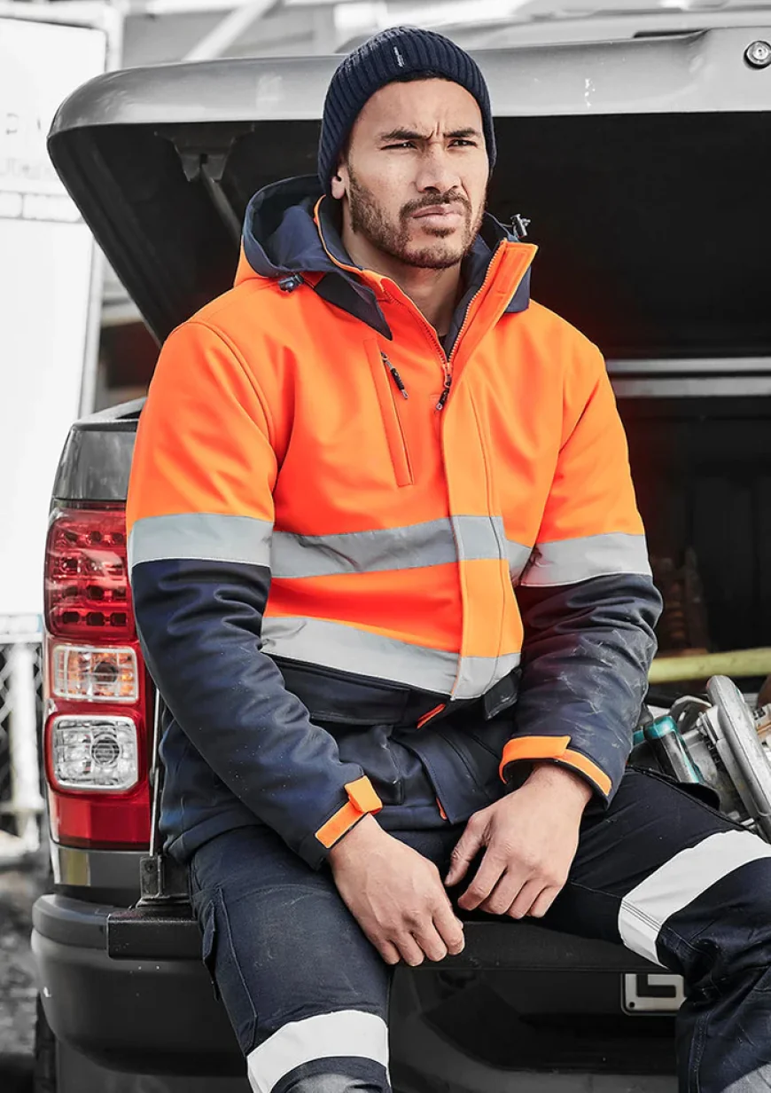 Is Ordering Hi Vis Workwear Online Practical for Perth Teams?