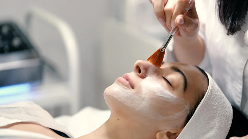 How Does Cosmelan Peel Help Promote a Brighter Complexion?