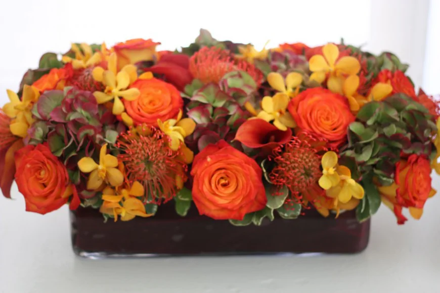 How to Choose Christmas Flower Table Centerpieces for Every Holiday Space
