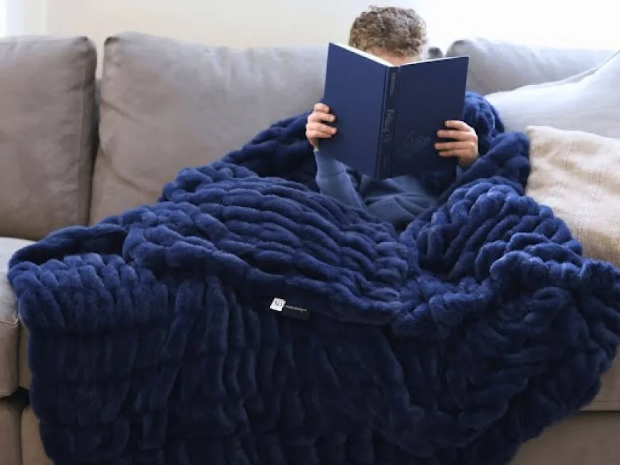 How a Blue Throw Blanket Enhances Comfort and Style