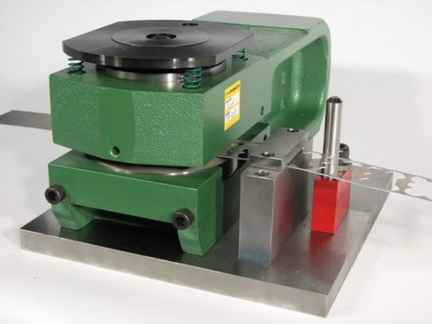 How Keyhole Punching Simplifies Mounting and Assembly in Sheet Metal