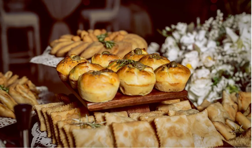 How to Choose the Right Catering Contractors in Noida for Your Business?