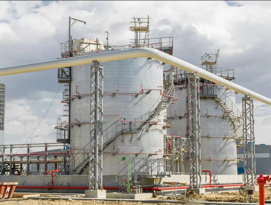 Enhancing worksite coordination in oilfield construction