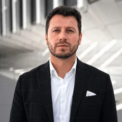 jameswalkeruk